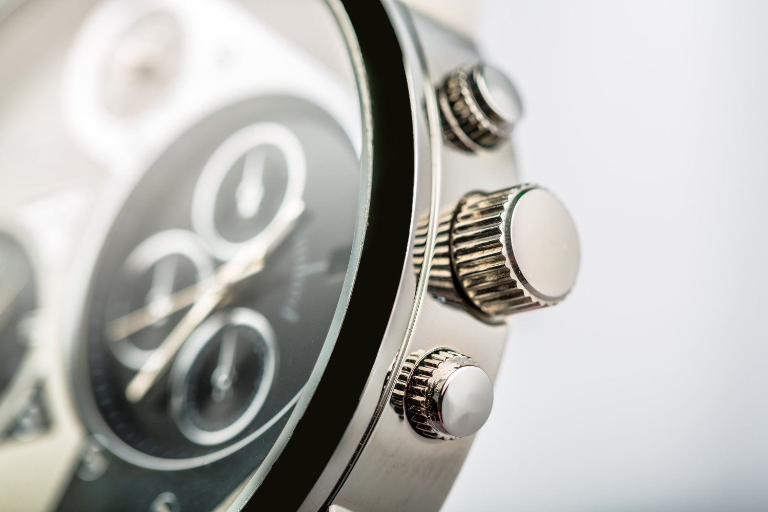 THE VANTAGE OF LUXURY