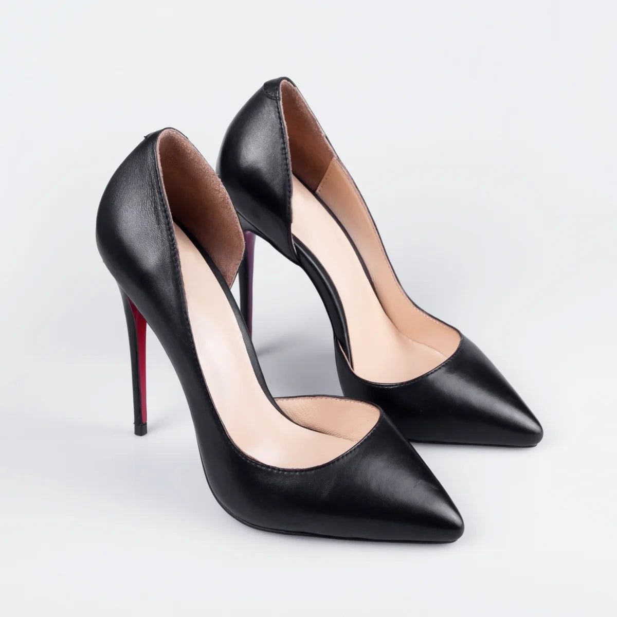 Velisse Classic Pumps